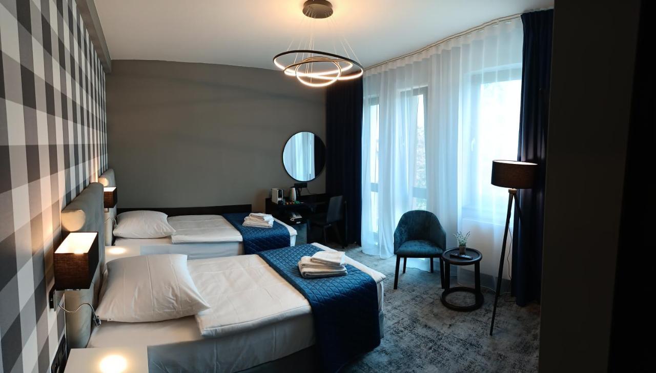 Hotel Sanova Jarosław Buitenkant foto