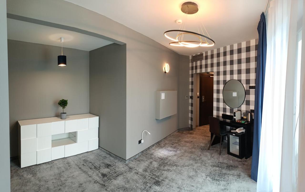 Hotel Sanova Jarosław Buitenkant foto