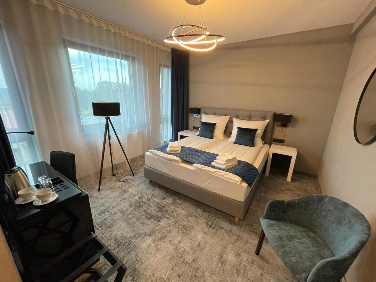 Hotel Sanova Jarosław Buitenkant foto