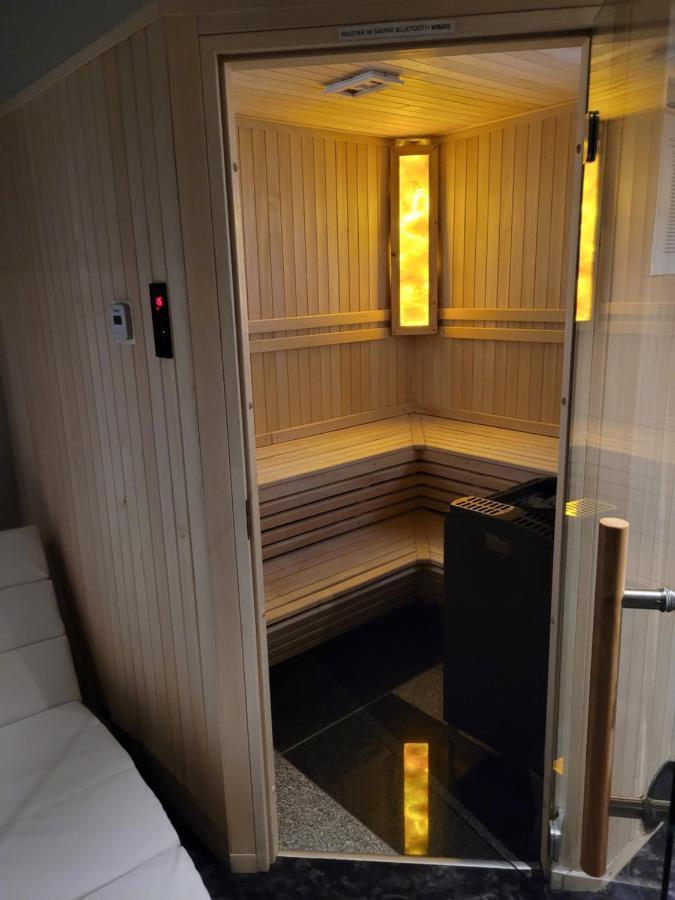 Hotel Sanova Jarosław Buitenkant foto