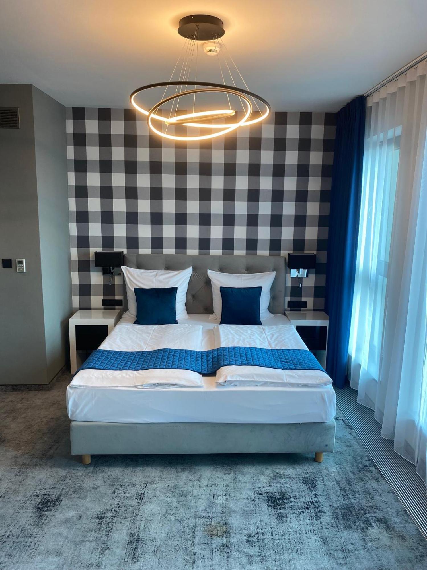 Hotel Sanova Jarosław Buitenkant foto
