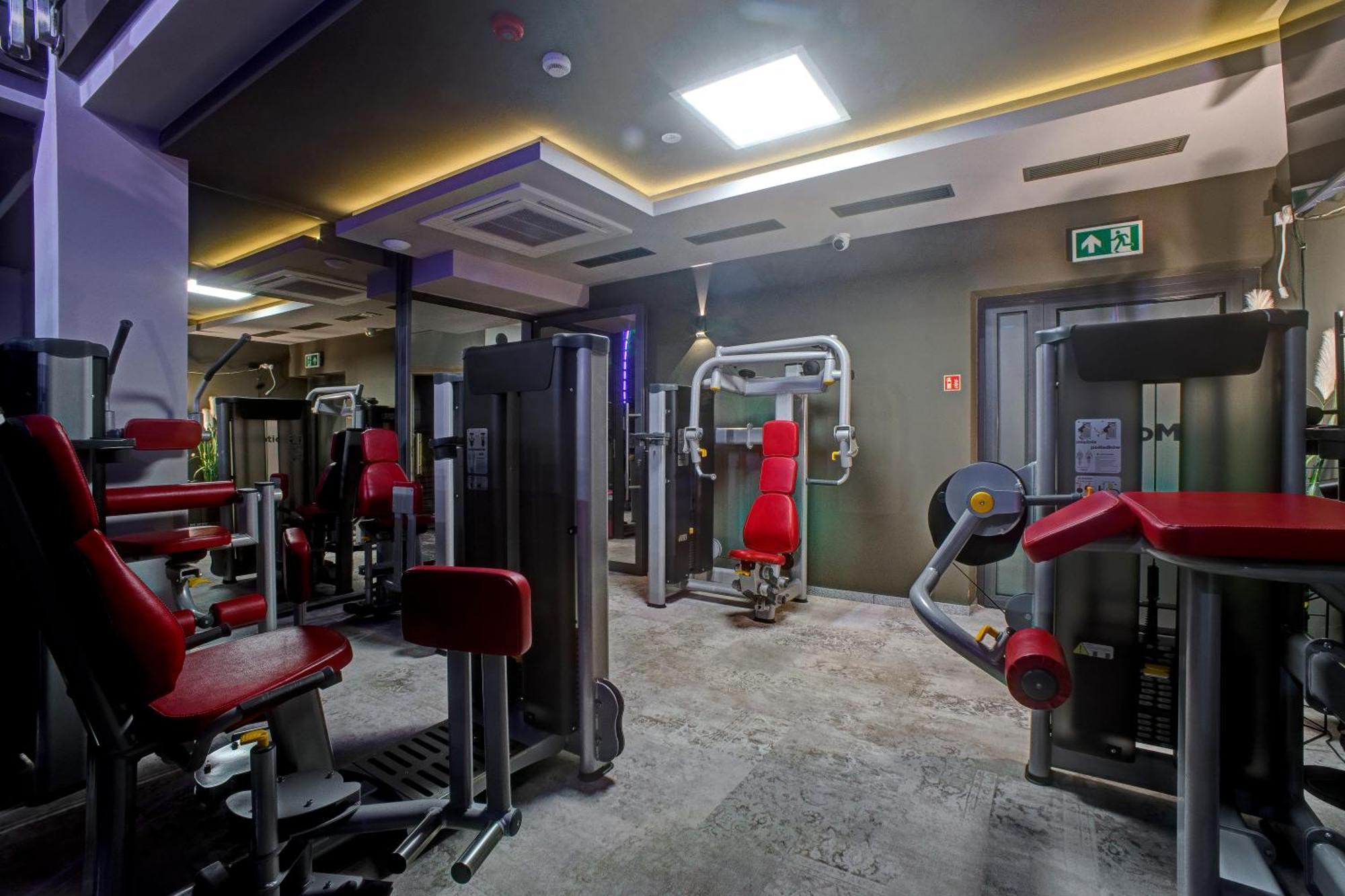 Hotel Sanova Jarosław Buitenkant foto