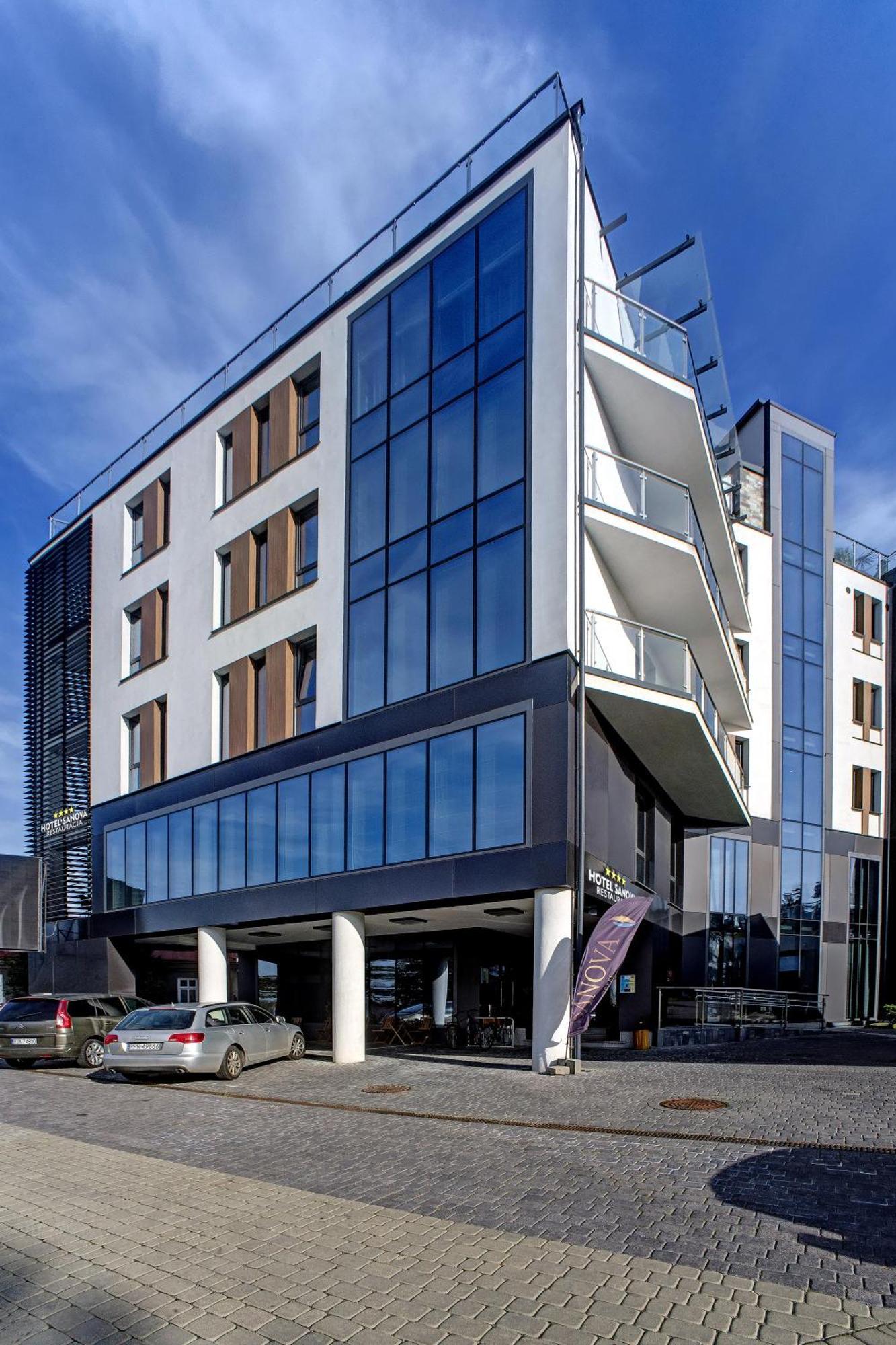 Hotel Sanova Jarosław Buitenkant foto